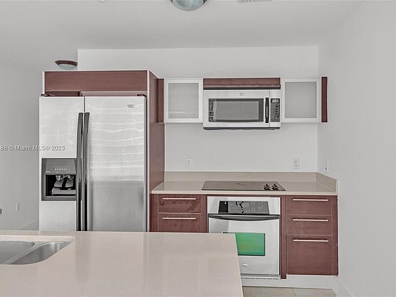 2nd image of 1900 N Bayshore Dr #3