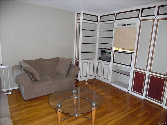 4th image of 2 Fisher Dr APT 221