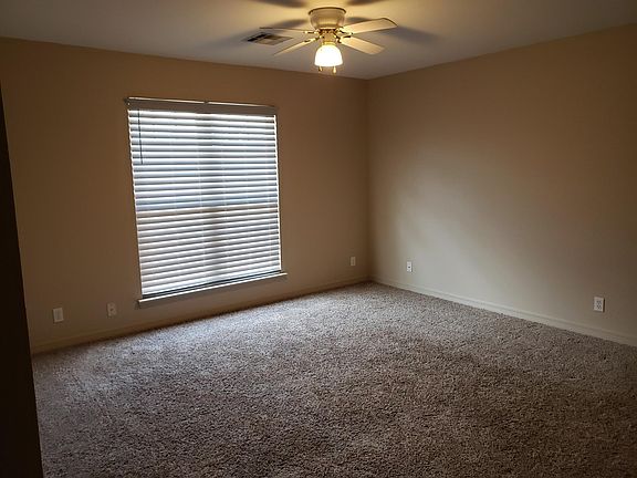3rd image of 1216 W Jackson Ct