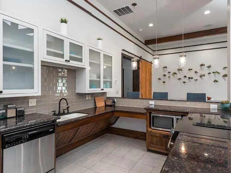 The Langdon on Parmer — Photo 34