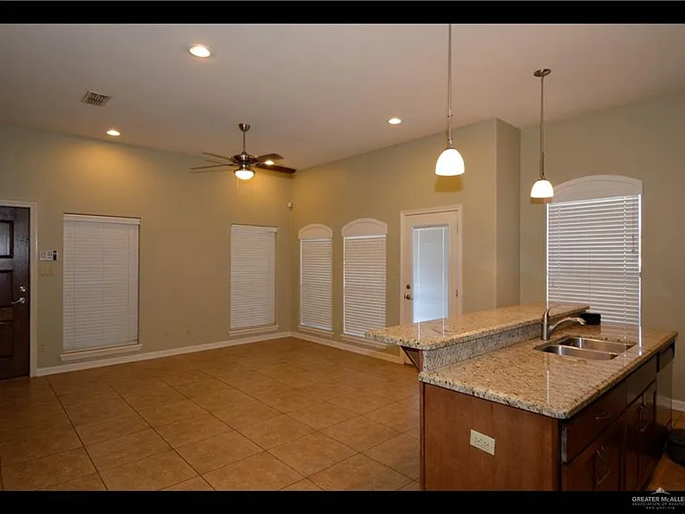 2815 Mimosa St #3 — Photo 6