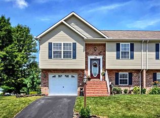 110 Curtis Dr, New Oxford, PA 17350
