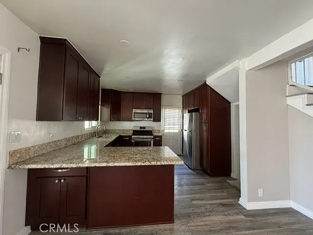 4 bed, 2.0 bath, 1845 sqft, $5,500 — Photo 3