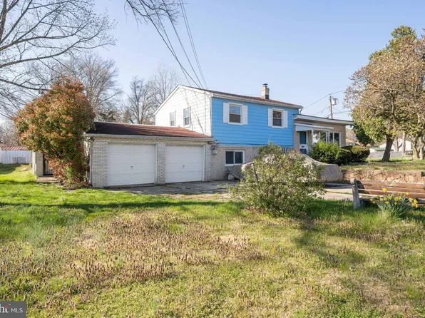 200 W Maiden Ln, Somerdale, NJ 08083