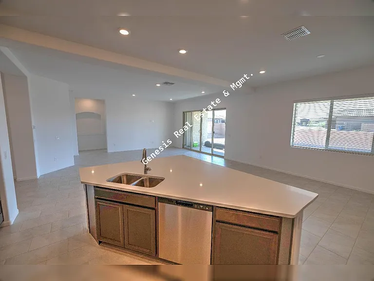 10734 N Cactus Point Dr — Photo 6