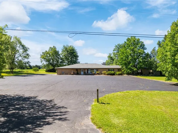 2950 Greenville Rd, Cortland, OH 44410