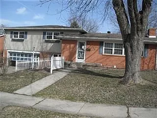 544 Zeller Dr photo 1