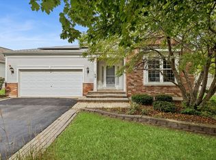 2622 Wessex Dr, Dundee, IL 60118