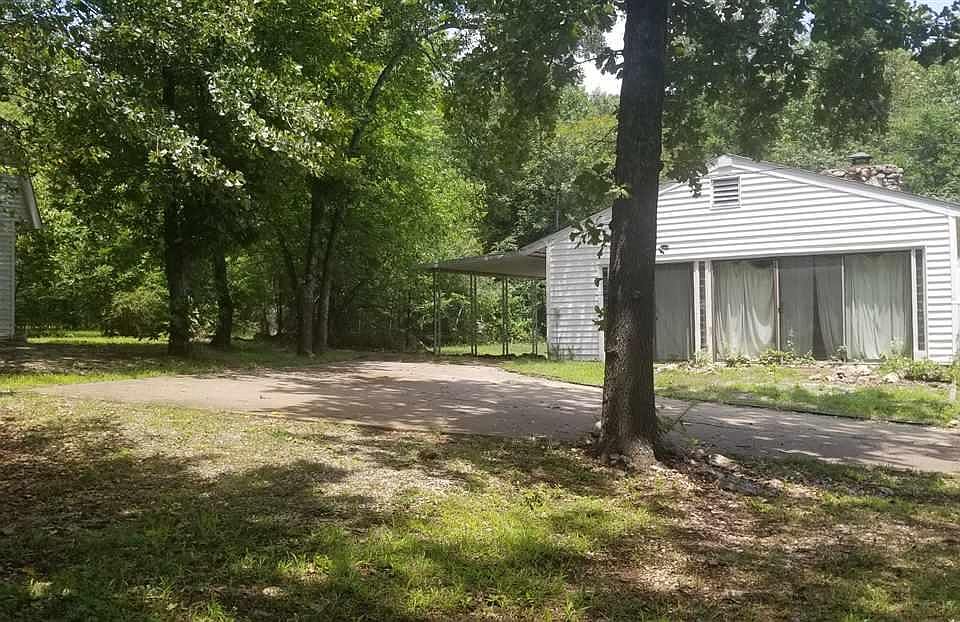 1st image of 19 Iroquois Dr