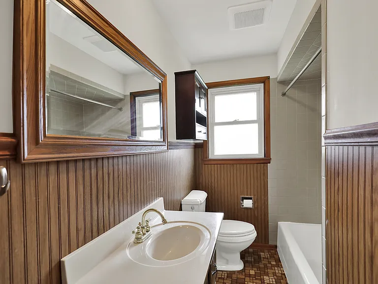 905 S Henderson St — Photo 10