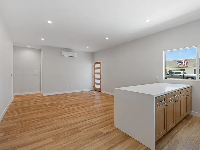 1489 Fern Ave #1 — Photo 7