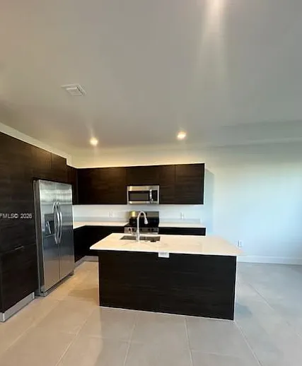 4 bed, $2,800 — Photo 2