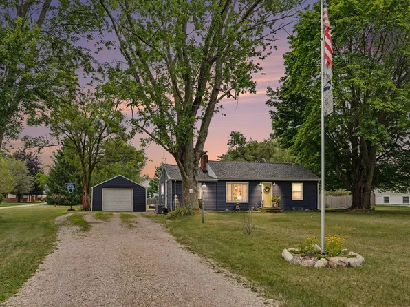 929 Bacon Ave, Portage, MI 49002