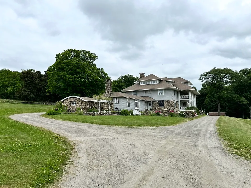 31 State Line Hill Rd #2