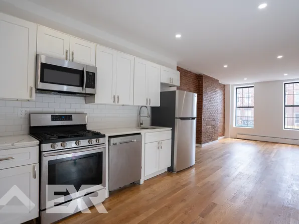 909 Dekalb Avenue image 1 of 15