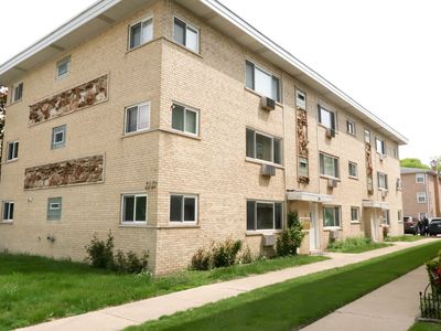 5241 N East River Rd Unit 1B, Chicago, IL, 60656