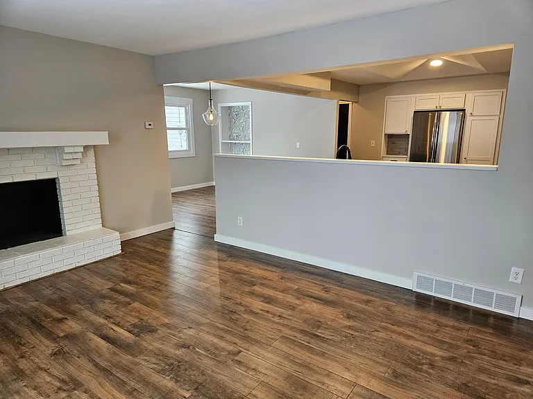 2104 Northview Ct NE — Photo 6