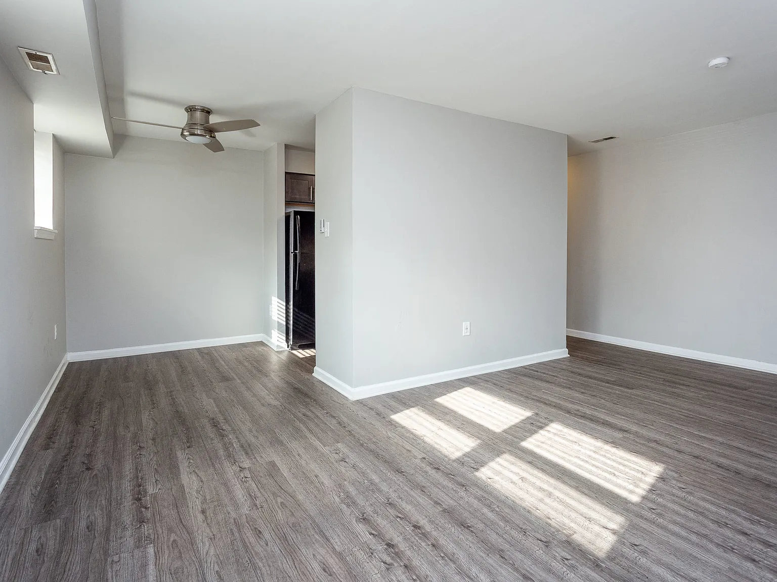 Rosedale Court Apartments — Photo 1