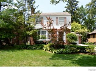 26325 Humber St, Huntington Woods, MI 48070