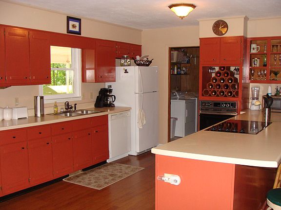 3rd image of 73 Transylvania Cir