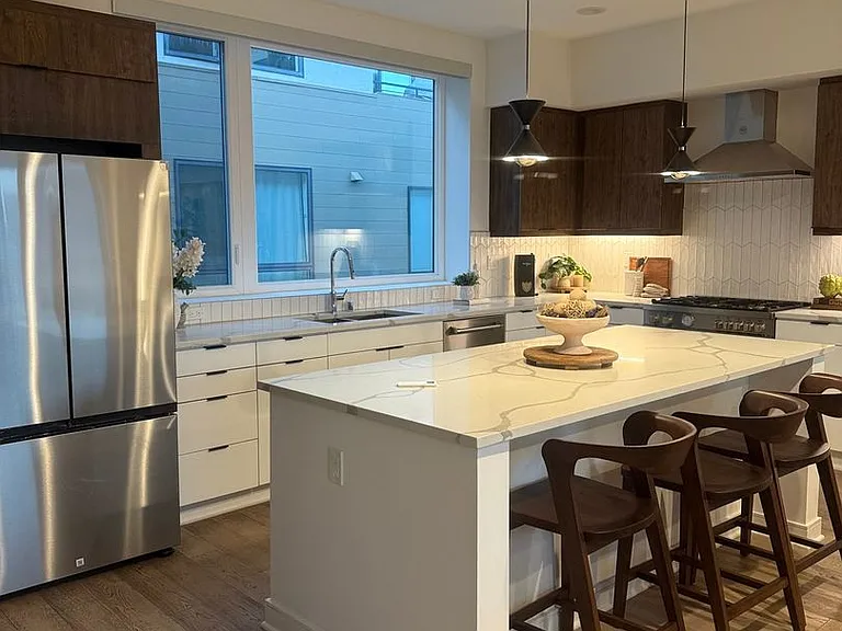 1056 N Joels Pl — Photo 6