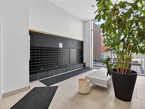 4th image of 85 Duke St W #1006