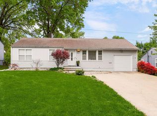 8817 W 82nd Ter, Overland Park, KS 66204