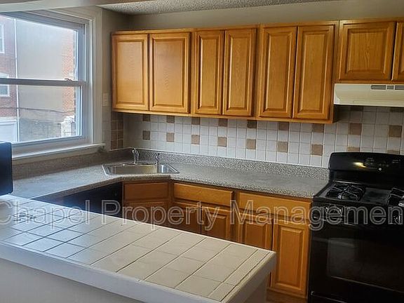 4th image of 7943 Temple Rd