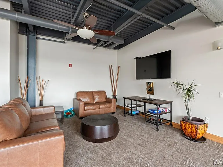 2323 Locust St #308 — Photo 14