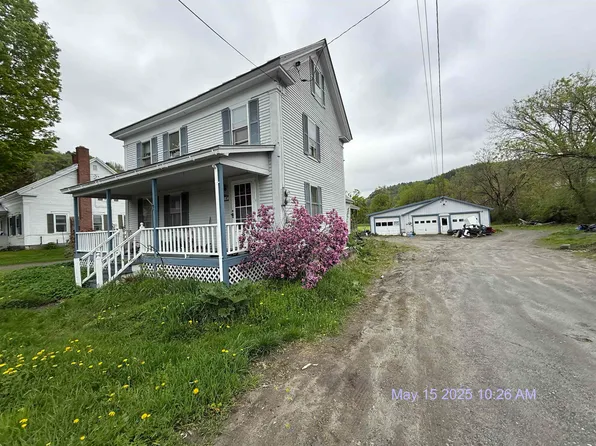 8 Maple Avenue, Chelsea, VT 05038