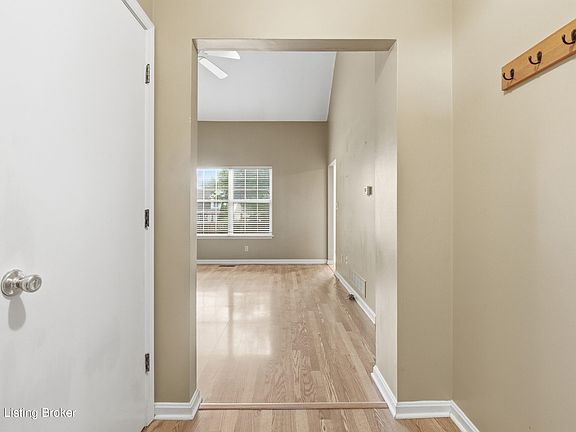 5th image of 10909 Aspenview Ct