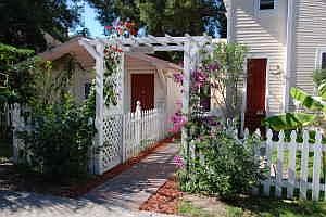 5th image of 208 E Voorhis Ave APT 4