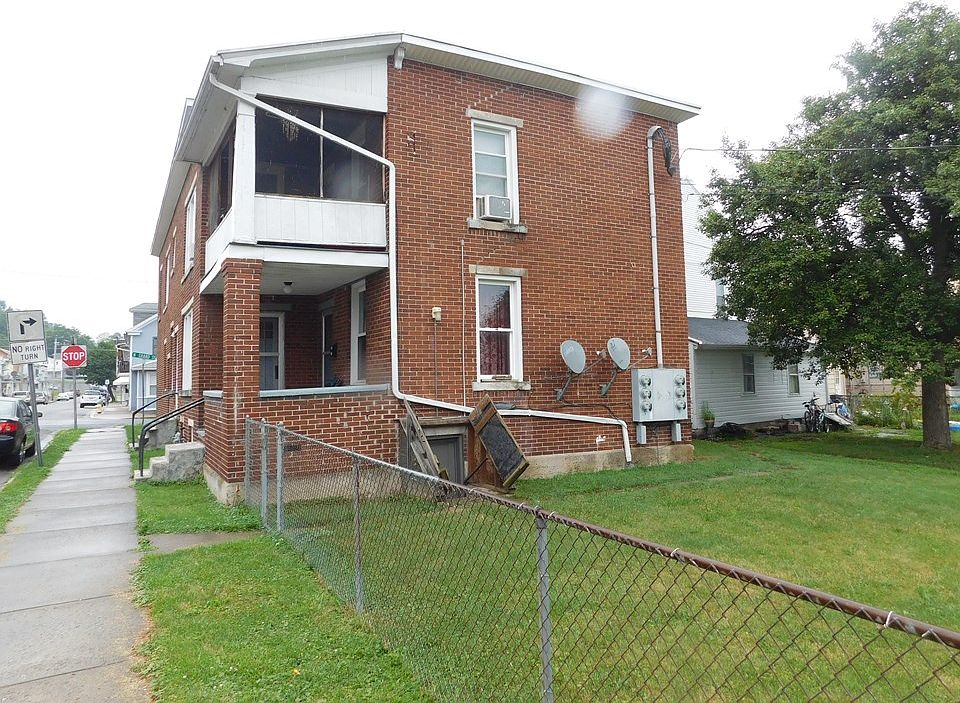 2nd image of 132/134 N Grand St