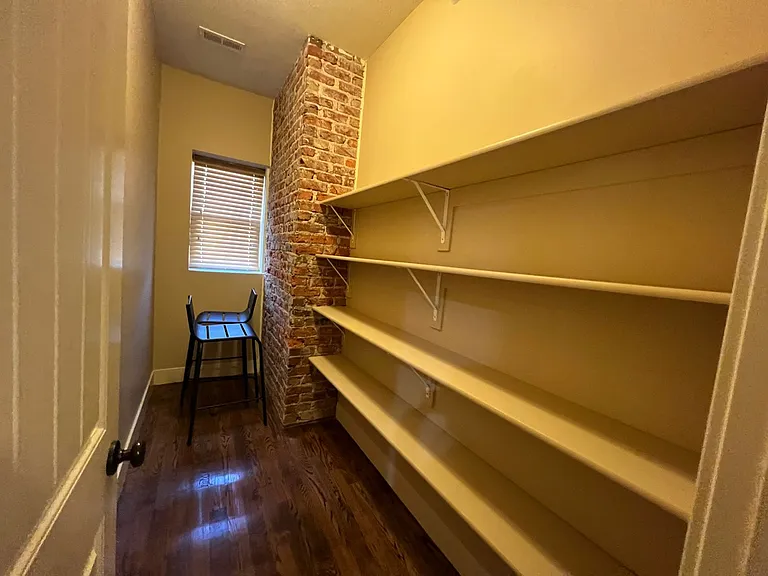 2934 Leavenworth St — Photo 76