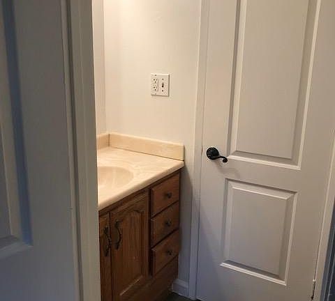 4th image of 13231 Bluefield Ave