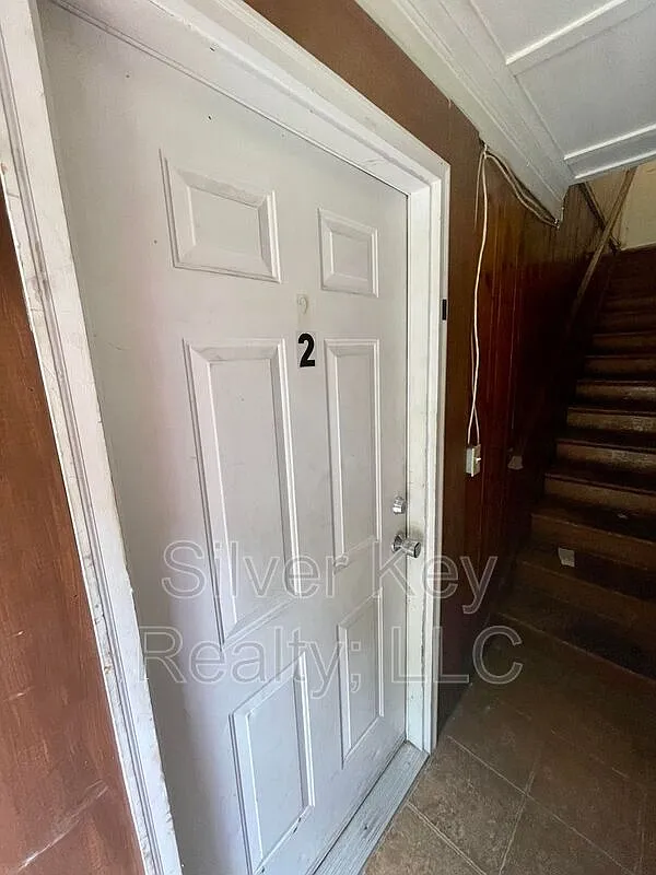 Building Photo - 107 Forrest Ave #2
