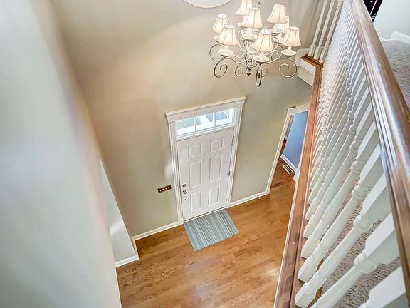 4th image of 7296 Tumblebrook Dr