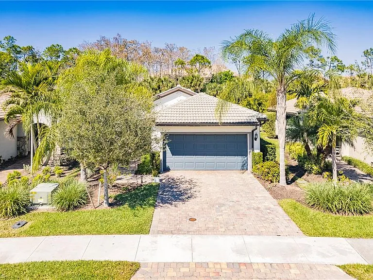 11216 Carlingford Rd — Photo 1