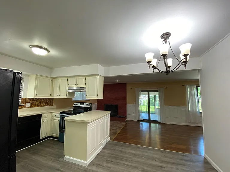 2793 Athena Dr — Photo 10