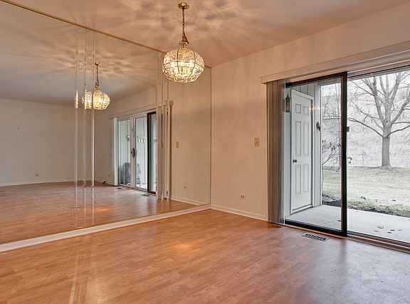 4th image of 301 Country Ln #Des