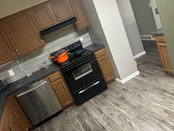 5th image of 11207 Corby St