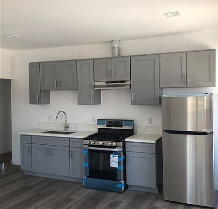 2nd image of 3015 S Norton Ave APT 4