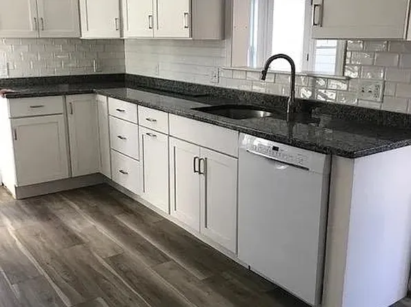 329 Summer St #1, Manchester, MA 01944