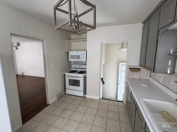 1911 Blaine St, Caldwell, ID 83605