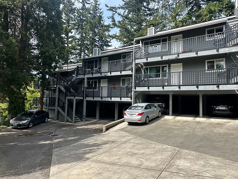 2000 Knox Ave — Photo 2