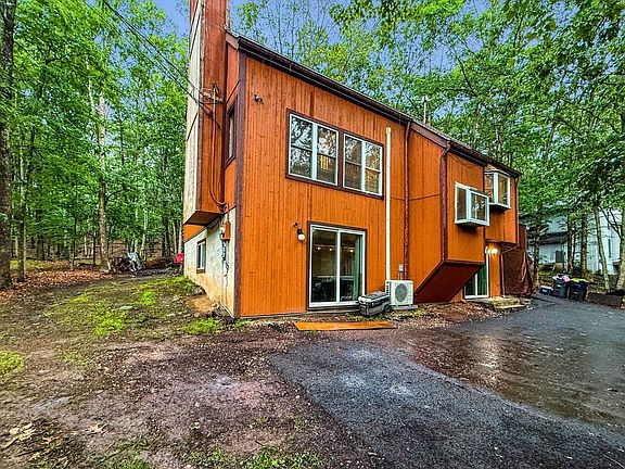 5th image of 453 Lakeside Dr