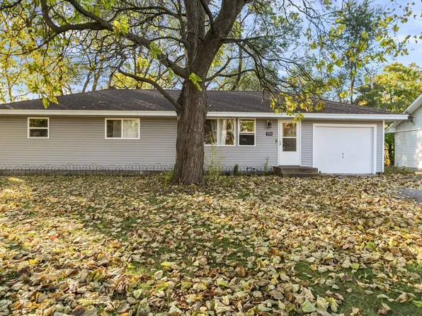 7916 Pleasant View Dr NE, Spring Lake Park, MN 55432