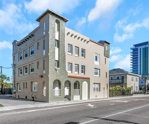 409 8th St N #8 Photo 1