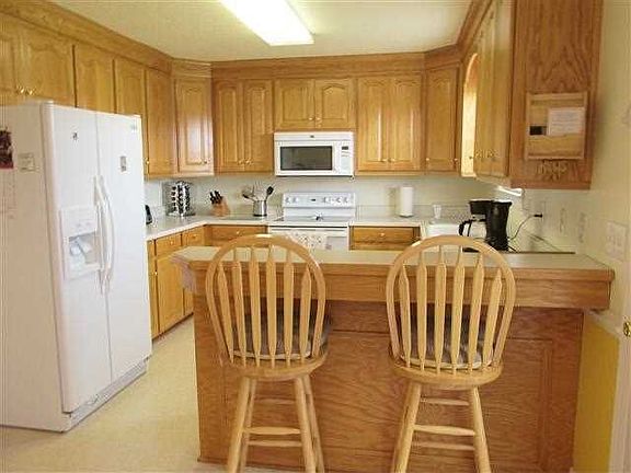 2nd image of 118 Dark Wood Ct