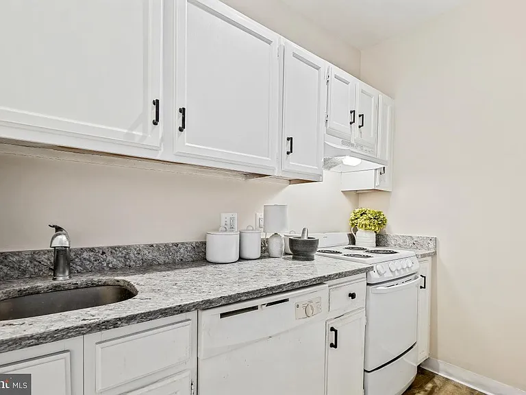 1954 Columbia Rd NW #308 — Photo 12